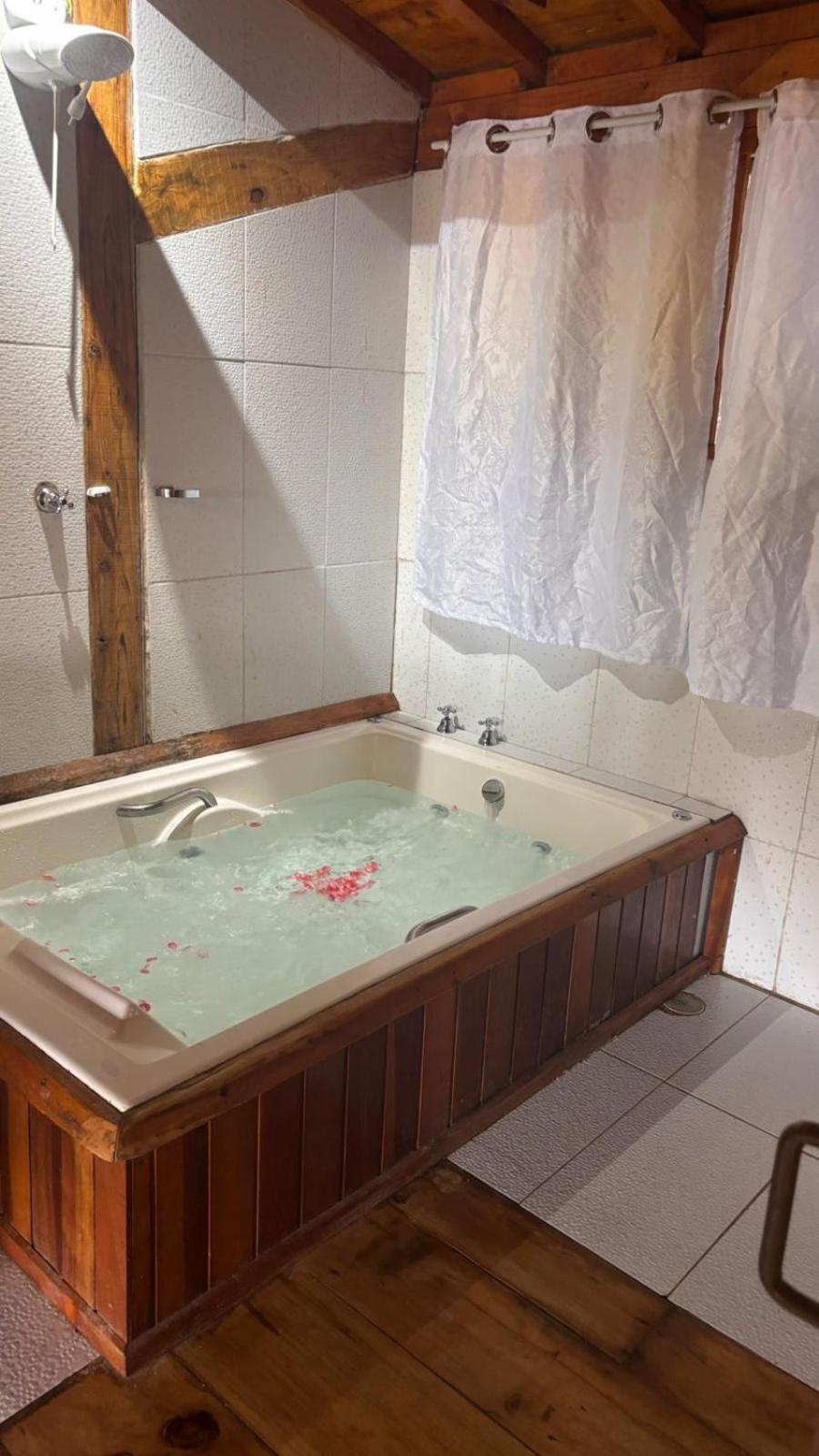 Suite Rustica Aconchego - Com Banheira De Hidromassagem Campos do Jordão Exterior foto